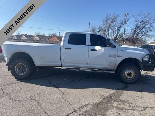 2017 RAM 3500 Tradesman Crew Cab 4x4 8' Box