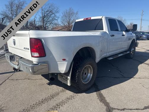 2017 RAM 3500 Tradesman Crew Cab 4x4 8' Box
