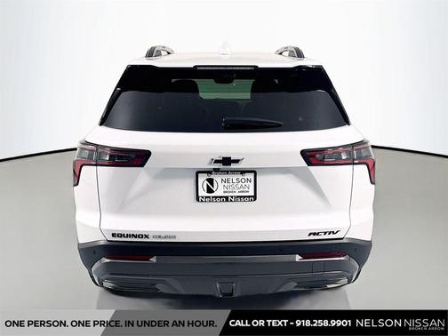 Iridescent Pearl Tricoat 2025 Chevrolet Equinox FWD ACTIV