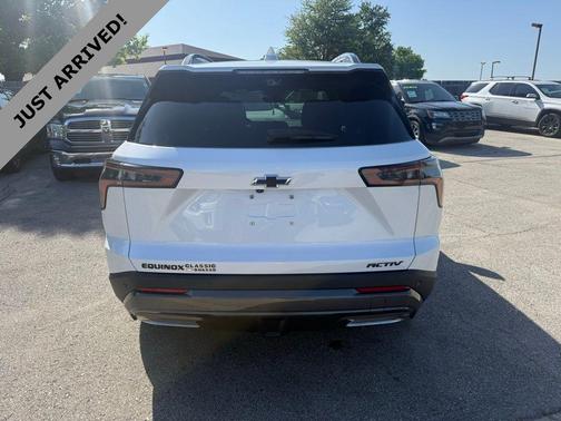 Iridescent Pearl Tricoat 2025 Chevrolet Equinox FWD ACTIV