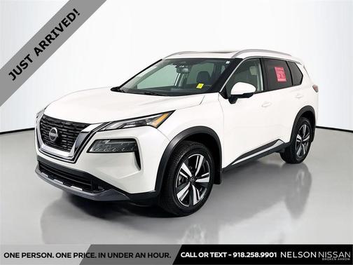 Pearl White Tricoat 2023 Nissan Rogue SL