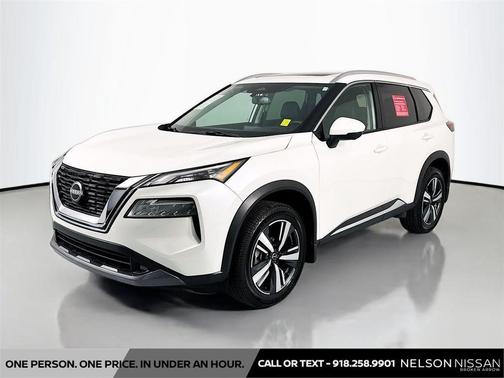 Pearl White Tricoat 2023 Nissan Rogue SL