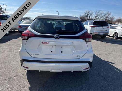 2022 Nissan Kicks SV
