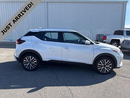 2022 Nissan Kicks SV