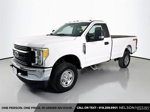 OXFORD WHITE 2017 Ford F-250 XL