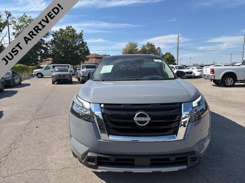 2025 Nissan Pathfinder Platinum 4WD