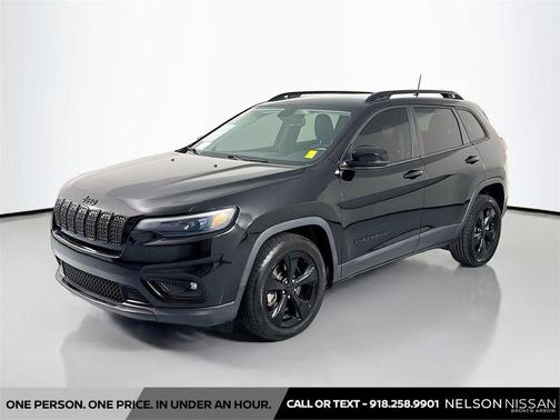 Diamond Black Crystal Pearlcoat 2019 Jeep Cherokee Altitude