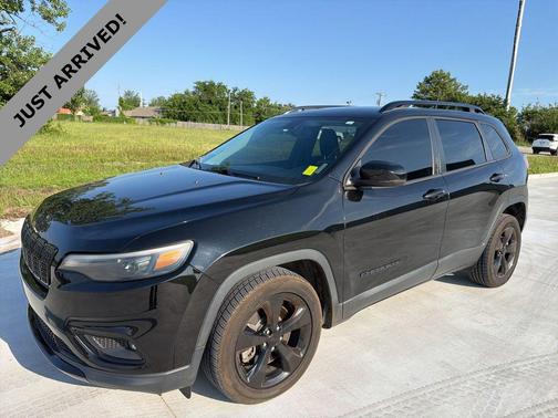 Diamond Black Crystal Pearlcoat 2019 Jeep Cherokee Altitude