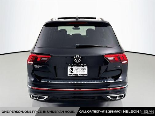 Deep Black Pearl 2022 Volkswagen Tiguan 2.0T SEL R-Line 4MOTION