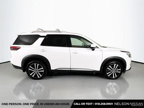Everest White Pearl Tricoat 2025 Nissan Pathfinder Platinum 4WD