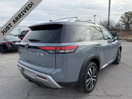 2024 Nissan Pathfinder Platinum 4WD