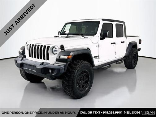 Bright White Clearcoat 2020 Jeep Gladiator Sport S