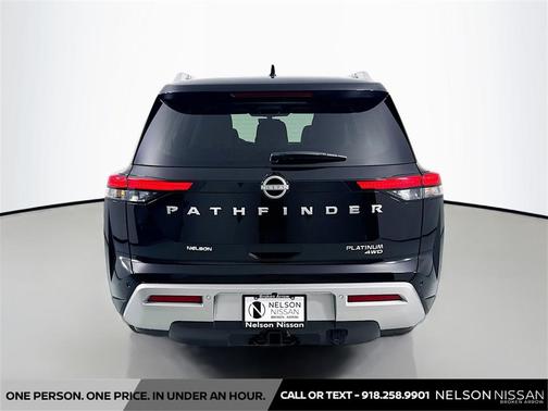 2025 Nissan Pathfinder Platinum 4WD