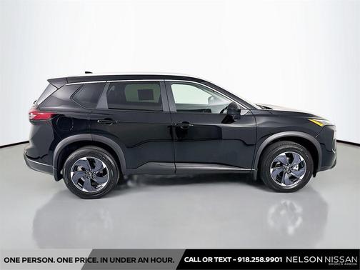 Super Black 2025 Nissan Rogue SV