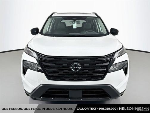 Everest White Pearl Tricoat 2026 Nissan Rogue Dark Armor