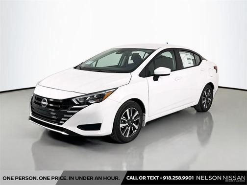 Aspen White Tricoat 2025 Nissan Versa 1.6 SV