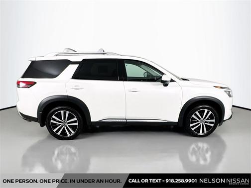 2024 Nissan Pathfinder Platinum FWD