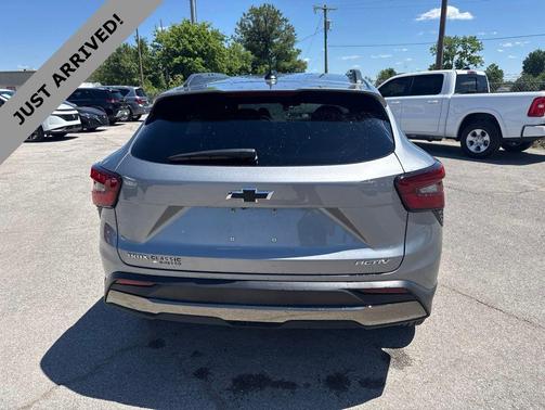 Sterling Gray Metallic 2025 Chevrolet Trax FWD ACTIV