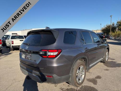 2023 Honda Pilot AWD EX-L 8 Passenger