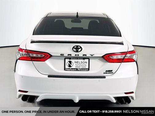 Wind Chill Pearl/Midnight Black Metallic 2020 Toyota Camry XSE