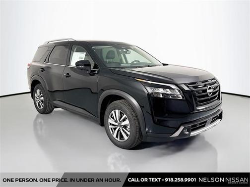 2025 Nissan Pathfinder SL 4WD