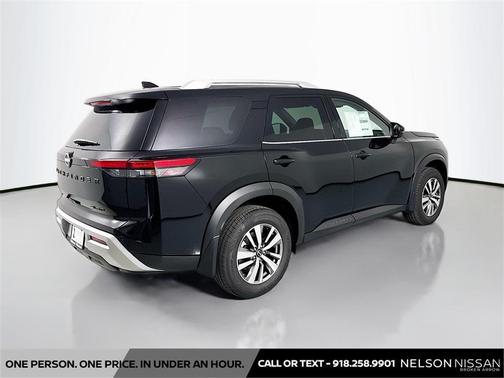 2025 Nissan Pathfinder SL 4WD