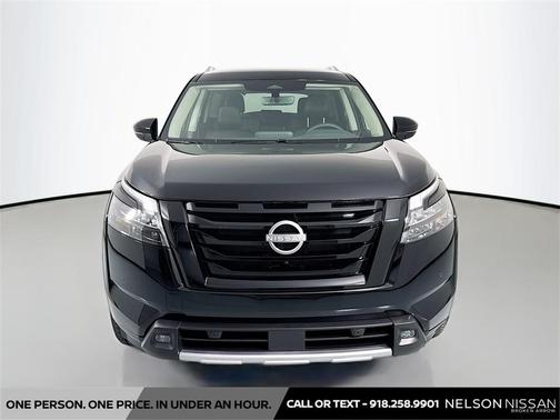 2025 Nissan Pathfinder SL 4WD