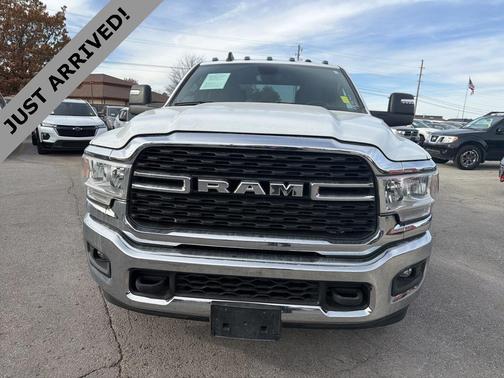 2023 RAM 3500 Big Horn Crew Cab 4x4 8' Box