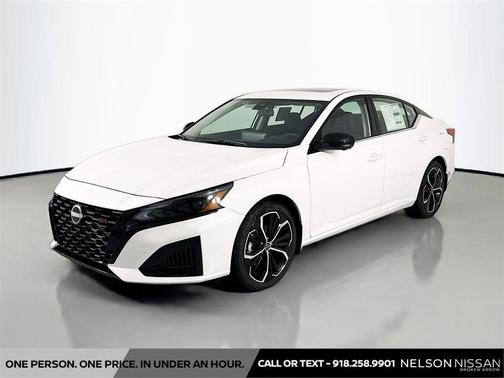 Pearl White Tricoat 2026 Nissan Altima SR FWD