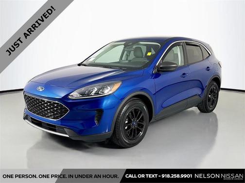 ATLAS BLUE METALLIC 2022 Ford Escape SE