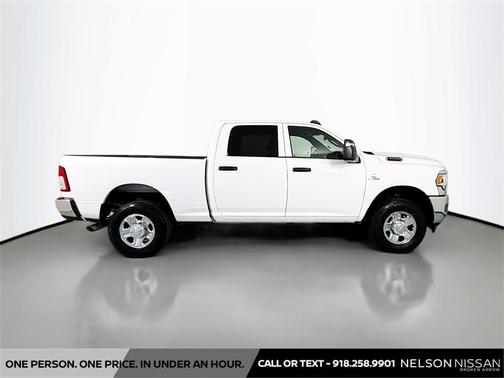 2023 RAM 3500 Tradesman Crew Cab 4x4 6'4' Box