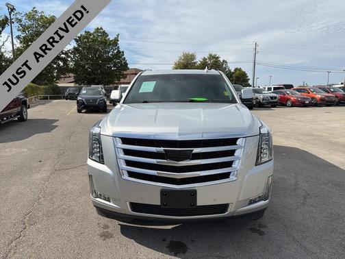 2017 Cadillac Escalade Luxury