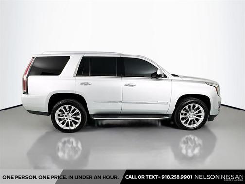 2017 Cadillac Escalade Luxury