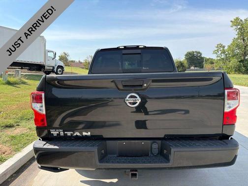 Magnetic Black Metallic 2019 Nissan Titan S