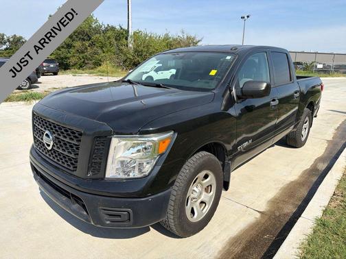 Magnetic Black Metallic 2019 Nissan Titan S