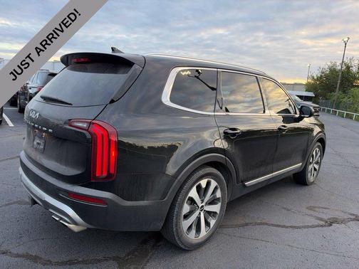 Ebony Black 2022 Kia Telluride EX