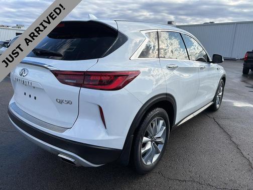 2022 INFINITI QX50 PURE