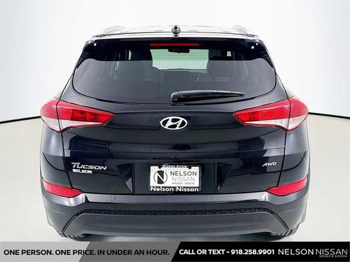 2017 Hyundai TUCSON SE