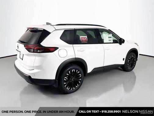 Everest White Pearl Tricoat 2026 Nissan Rogue Dark Armor