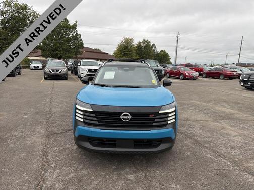 2025 Nissan Kicks SR