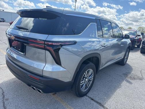 2024 Chevrolet Traverse LS