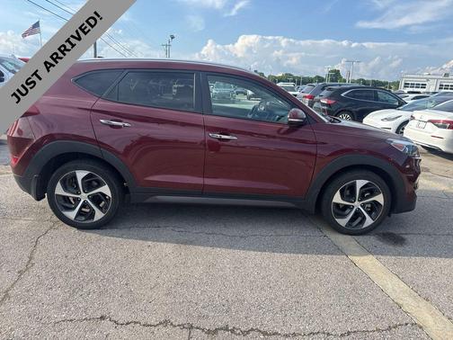 Ruby Wine 2016 Hyundai TUCSON Limited