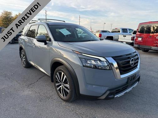 2025 Nissan Pathfinder Platinum 4WD