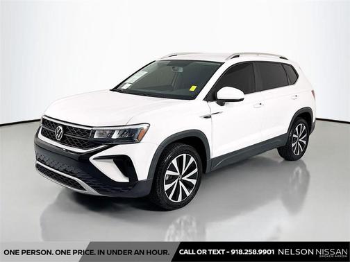 Pure White 2022 Volkswagen Taos 1.5T SE
