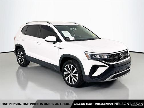 Pure White 2022 Volkswagen Taos 1.5T SE
