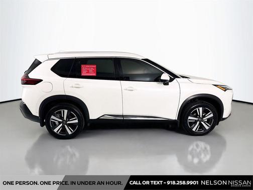 Pearl White Tricoat 2023 Nissan Rogue SL
