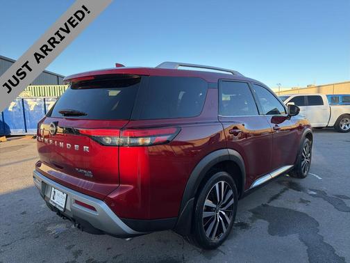 2023 Nissan Pathfinder Platinum 4WD