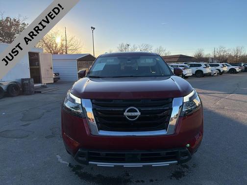 2023 Nissan Pathfinder Platinum 4WD
