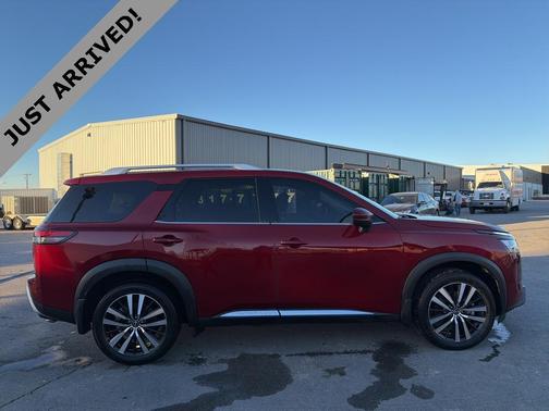 2023 Nissan Pathfinder Platinum 4WD
