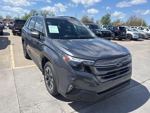 Magnetite Gray Metallic 2025 Subaru Forester Premium